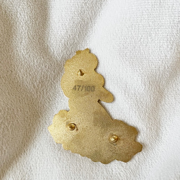 💙SOLD💙Fantasy dream pin Alice - Picture 2 of 2